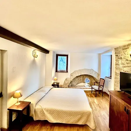 Le Mura Di San Verecondo Gubbio