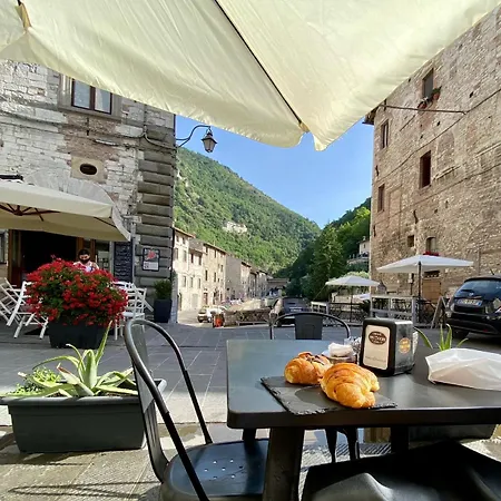 Le Mura Di San Verecondo Gubbio