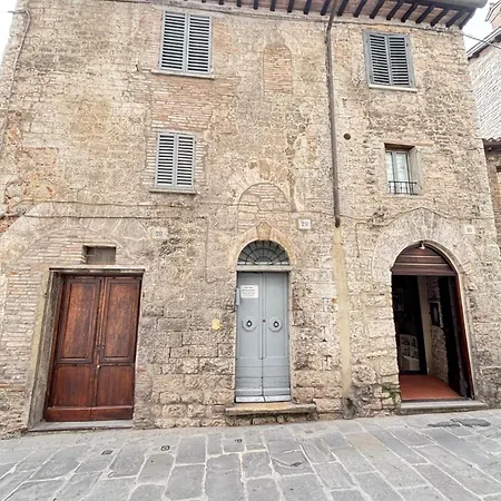 Le Mura Di San Verecondo Gubbio